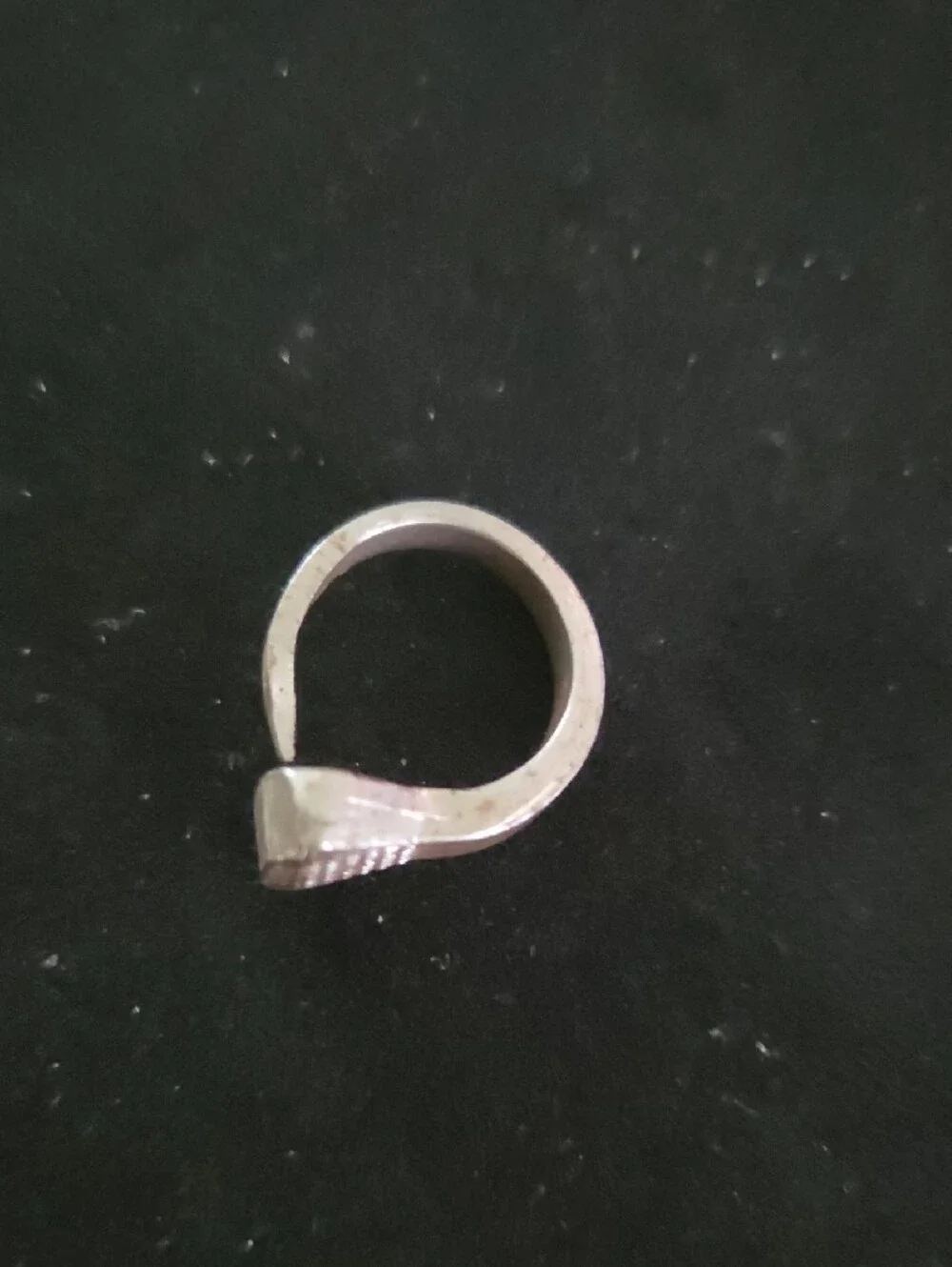 Horseshoe Nail Ring Sz4